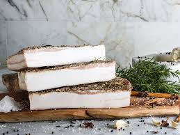 Lardo di colonnata, una prelibatezza toscana. Lardo Di Colonnata Igp Pezzate Real Formaggi