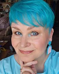 Daisy Connolly's Instagram, Twitter & Facebook