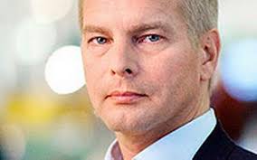 Han går från Handels till ABF