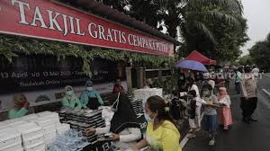 Jangan asal berangkat aja, nanti kalau tutup jadi engga bolak balik. Jadwal Buka Puasa Jakarta Selasa 20 April 2021 Suara Jakarta