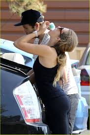 Teresa Palmer & Mark Webber: Grocery Store Kisses!: Photo 564047 | Mark  Webber, Teresa Palmer Pictures | Just Jared Jr.