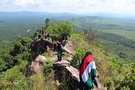 Di sini anda boleh melakukan jungle trekking ke puncak dan di sepanjang perjalanan terdapat kemudahan. Tempat Tempat Hiking Menarik Di Tawau Unni Anje