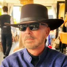 How does the Aspen Evolution integrate with Garmin equipment?