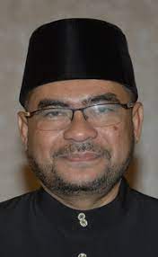 Menteri di jabatan perdana menteri (agama), datuk seri mujahid yusof rawa bercakap kepada media pada seminar hari. Don T Discriminate Lgbt At Workplaces Mujahid