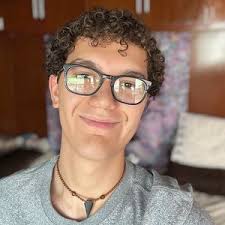 Erin Muñiz (@erinmuniz_)