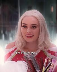 Cassie Harsh's Instagram, Twitter & Facebook