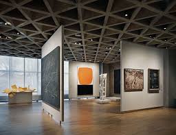 How To Set Up A Pop Up Art Gallery In 7 Steps Storefront Blog Art Museums Interior Art Gallery Interior Museum Interior