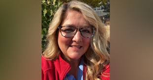 Happy #HighFiveFriday to the new IU Health Bloomington Hospital Labor and  Delivery Manager Lisa Ratts, RN, BSN! This is an internal promotion for  this long-time Bloomington team member. Ratts said: “IU Health