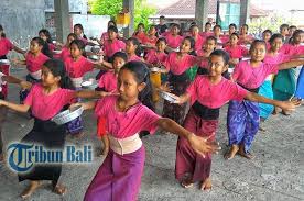 Maybe you would like to learn more about one of these? Cerita Anak Anak Sd Penari Pendet Untuk Raja Salman Ini Yang Mendebarkan