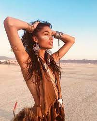 23 Awesome Photos From Burning Man 2019 Burning Man Outfits Burning Man Fashion Burning Man Girls