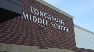 Tonganoxie Schools On Perimeter Lockdown As Police Search For 2 Subjects Who Fled From Traffic Stop