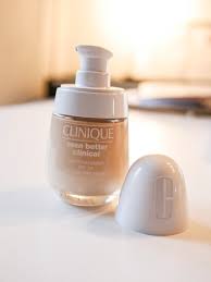 Octisalate 5.00%, avobenzone 3.00%, octocrylene 2.70%. Even Better Clinical Serum Foundation Clinique Smoonstyle