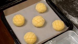 Melonpan Recipe Japanese Melon Shaped Bread Covered With Sweet Cookie Dough Cooking With Dog Recipe Sweet Cookies Recipes Cookie Dough