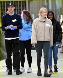 Announce your expecting a baby over the thanksgiving holidays with these cute ideas! Chris Pratt Joins The Schwarzenegger Family For Volunteering Ahead Of Thanksgiving Photo 4395429 2019 Thanksgiving Chris Pratt Katherine Schwarzenegger Maria Shriver Patrick Schwarzenegger Thanksgiving Pictures Just Jared