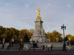Vous pouvez librement utiliser ou distribuer les cartes et images de ce site pour autant que le logo euratlas demeure visible. Victoria Monument A Londres Angleterre Banque D Images Et Photos Libres De Droits Image 24738219