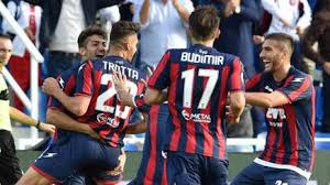 In campo dalle 20.45 fiorentina e crotone al franchi segui su questo sito gli aggiornamenti in tempo reale. Crotone Fiorentina 2 1 Budimir Trotta E Benassi