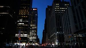 Vi har semesterstängt vecka 29. Elen Tillbaka I New York Efter Ett Massivt Stromavbrott Se Video Pa Morkt Manhattan Utrikes Svenska Yle Fi