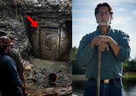 The Oak Island team makes a massive discovery while searching for the “hole  under the hatch." #CurseofOakIsland