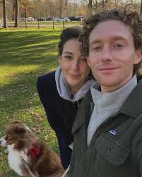 Jackie Oakley's Instagram, Twitter & Facebook