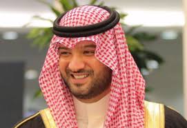 © ra2ej بين مؤيد ومعارض. Ø§Ù„Ø£Ù…ÙŠØ± Ø§Ù„Ø³Ø¹ÙˆØ¯ÙŠ Ø§Ù„Ø°ÙŠ Ù†Ø´Ø± ØµÙˆØ±Ø© ÙØªØ§Ø© Ø§Ù„Ø­Ø±Ø³ Ø§Ù„Ù…Ù„ÙƒÙŠ ÙˆØ£Ø´Ø¹Ù„ Ø¶Ø¬Ø© ÙˆØ§Ø³Ø¹Ø© ÙŠØªØ¹Ø± Ø¶ Ù„Ù‡Ø¬ÙˆÙ… Ù„Ù‡Ø°Ø§ Ø§Ù„Ø³Ø¨Ø¨ ÙˆØ·Ù† ÙŠØºØ±Ø¯ Ø®Ø§Ø±Ø¬ Ø§Ù„Ø³Ø±Ø¨
