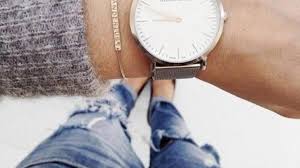 For a more glamorous approach, opt for women's gold jewelry. Mixing Gold And Silver Jewelry Is Seriously Chic Stylecaster