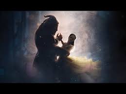 Cosa succede quando cade anche l'ultimo petalo? La Bella E La Bestia Trailer Italiano Ufficiale Disney Hd Youtube
