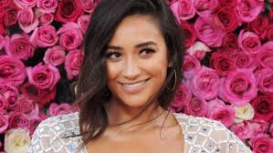 Shay Mitchell's Gross But Relatable Beauty Habit