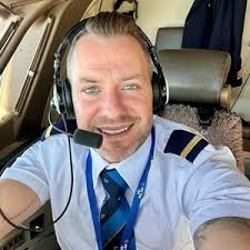 Mike Ellington (@beyondthecloudsmike)