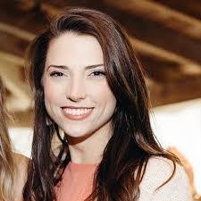 Annie Elam's Instagram, Twitter & Facebook