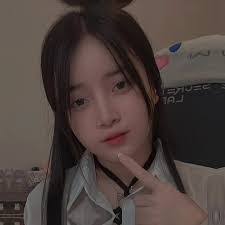 Angel Lor's Instagram, Twitter & Facebook