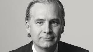 Jean-Paul Engelen leaves the auction...