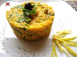 Vi lascio alla ricetta e torno in cucina, un bacio a chi passa di qui :* Riso Basmati Speziato Con Julienne Di Verdure