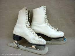 Paire De Patins A Glace Vintage Reve De Brocante Patin A Glace Sport D Hiver Combat Boots