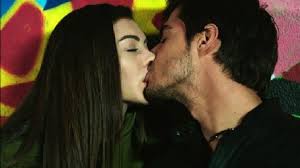 En son güneşin kızları dizisinde rol alan berk atan önceki akşam bir avm'de görüntülendi. Gunesin Kizlari Episode 21 Berk Atan And Burcu Ozberk Picture 46912246 454 X 255 Fanpix Net