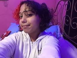 Amber Hodge's Instagram, Twitter & Facebook