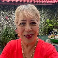 Leonardo Da Vinci tardó 20 años en pintar su obra La última Cena, debido a  que era muy exigente al buscar a las personas que servirían de modelos.  Tuvo problemas en iniciar