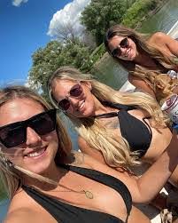 Victoria Labonte's Instagram, Twitter & Facebook