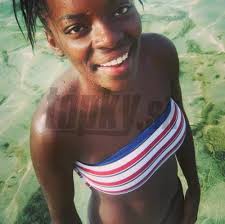 Sexi Kollárova čokoládka sa vyprsila.... Fúha, a pozrite, aká je ohybná!