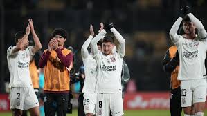 Corinthians asegura 1er sitio de grupo en Copa Libertadores y elimina a Peñarol