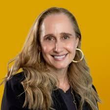 Rachel Bergman's Instagram, Twitter & Facebook