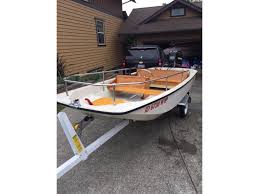 Choose from a variety of seating configurations and options to best suit your favorite activities, from fishing, watersports, cruising, lounging and beyond. 1988 Boston Whaler 13ft Super Sport Powerboat For Sale In Washington