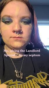 Jocelyn Crowe's Instagram, Twitter & Facebook