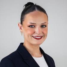 Lisa Abram's Instagram, Twitter & Facebook