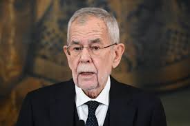Austrian President tasks far-right leader with forming coalition government 