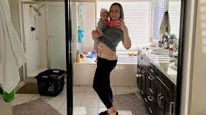 I Tried Postpartum Belly Binding And Here S What Happened Mom Com