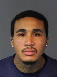 Ex-felon allegedly robs gas station clerk at gunpoint