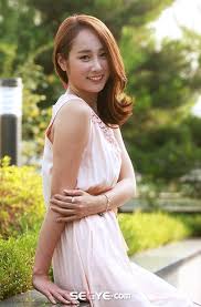 #nsyoong (actress #kimyunjee) shares handwritten letters announcing her marriage this upcoming fall #ns윤지 #김윤지 #kstargift join. Kim Yoon Ji I ê¹€ìœ¤ì§€ Filmography Hancinema