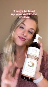 How to Use Fractionated Coconut Oil for Hair