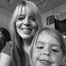 Willie Nelson performs "On the Road Again" with his sons, Lukas, and Micah  🚗