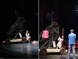 Слушайте markus raetz hase beuys и еще тридцать девять эпизоды в hess collection audio a markus raetz visual conundrum pays hommage to a famous joseph beuys performance piece. Beuys Kuche Theater Krefeld Und Monchengladbach Eine Theatrale Mythos Befragung Von Sebastian Blasius Im 100 Geburtsjahr Von Joseph Beuys